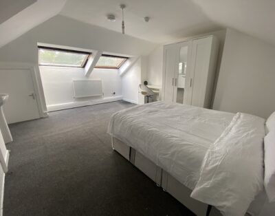 Spacious Loft Room – Bow